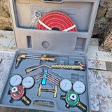 Vind kit de sudura  autogen cutie mica si cutie mare si o pompa de apa